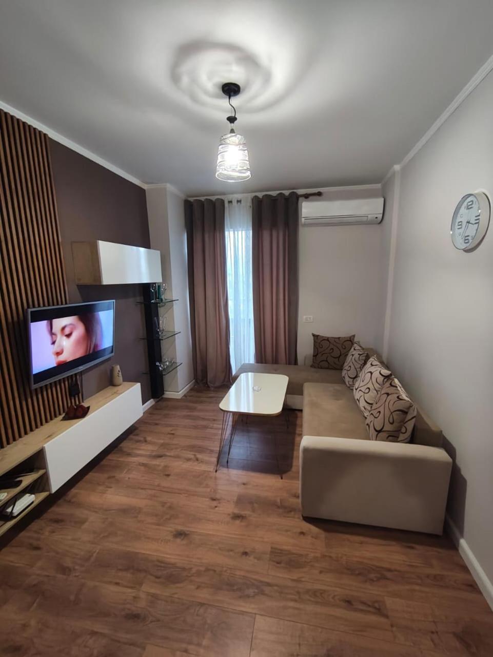Holiday Apartment Apartment Durrës